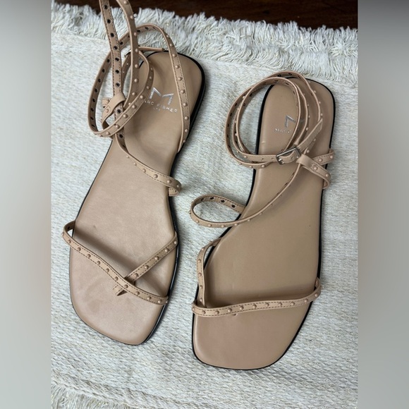 Marc Fisher Nalica Sandal Size 7.5 Light Natural Pink Studded Strappy Neutral - Picture 2 of 7